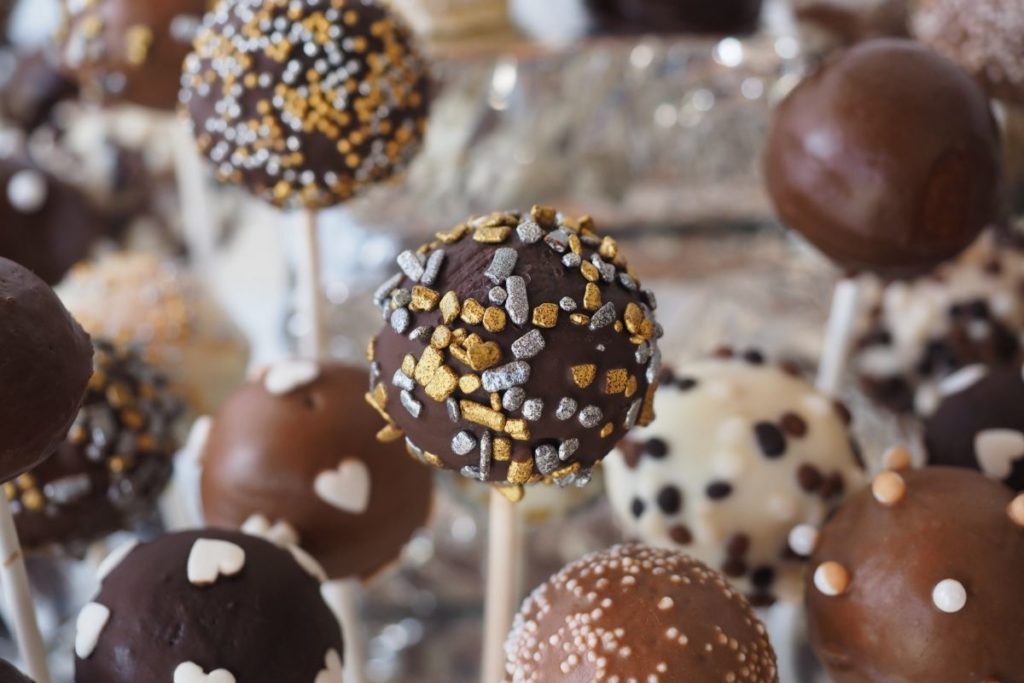 Cake Pops - popular catering dishes
