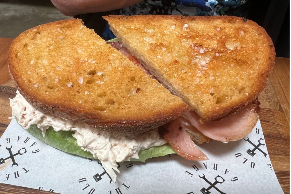 Old Garage Cafe - Club Sandwich

