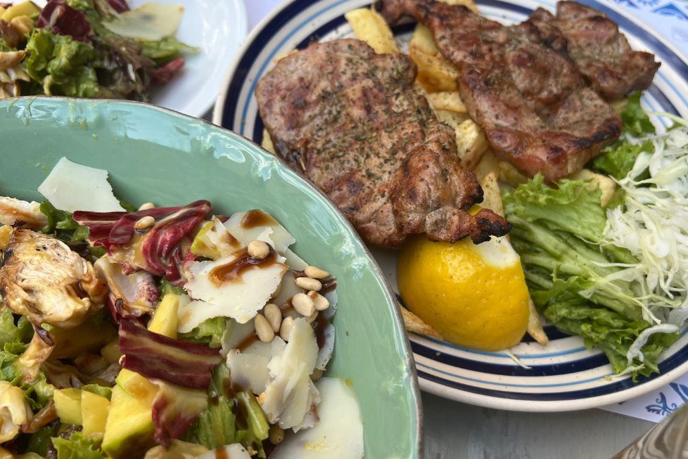 Best restaurants in Apollo Bay
- Athens - Lunch - Salad & Pork