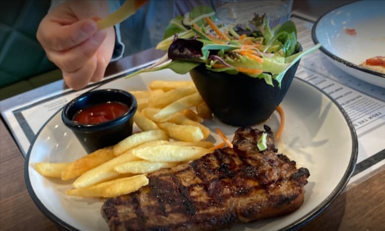 Steak - Victoria Hotel in Adelaide
