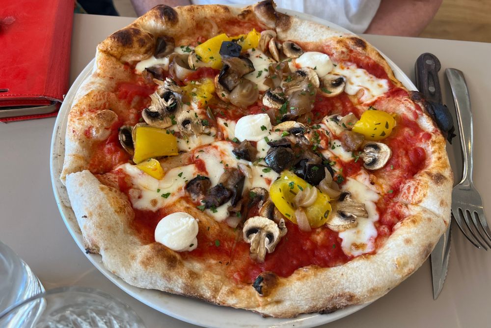 Grazia Restaurant - Ortolan Pizza - Full