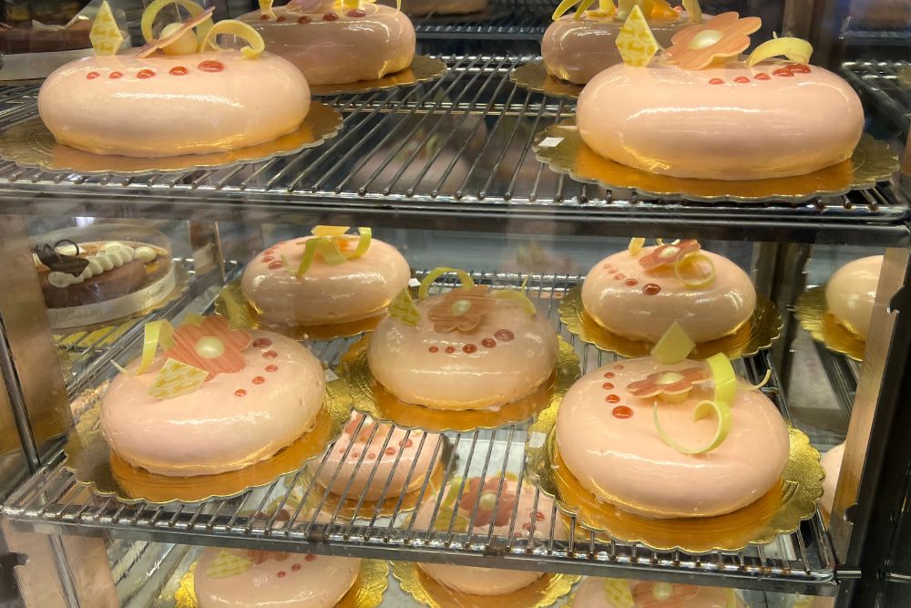 Brunetti - celebration cakes - best bakeries in Melbourne