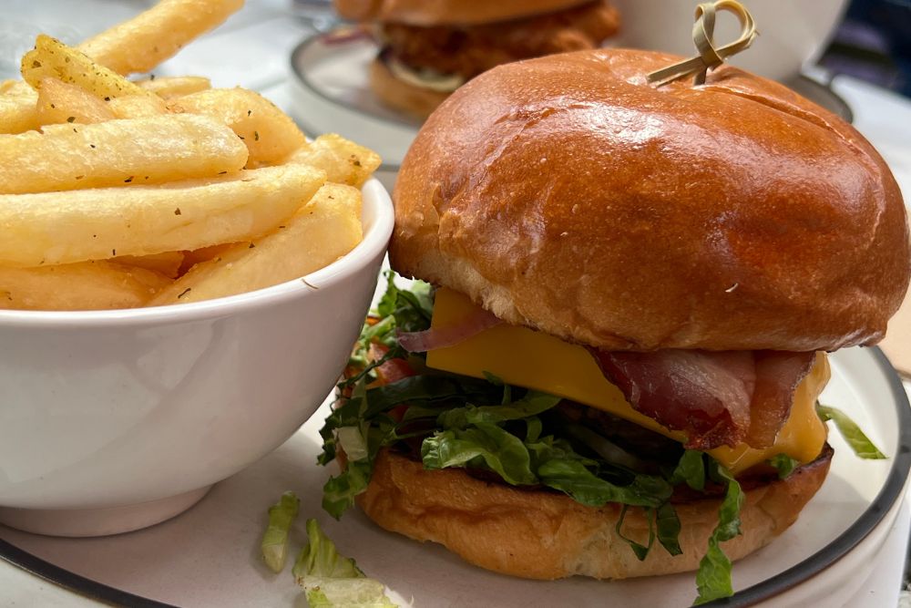 Studley Burger - Close