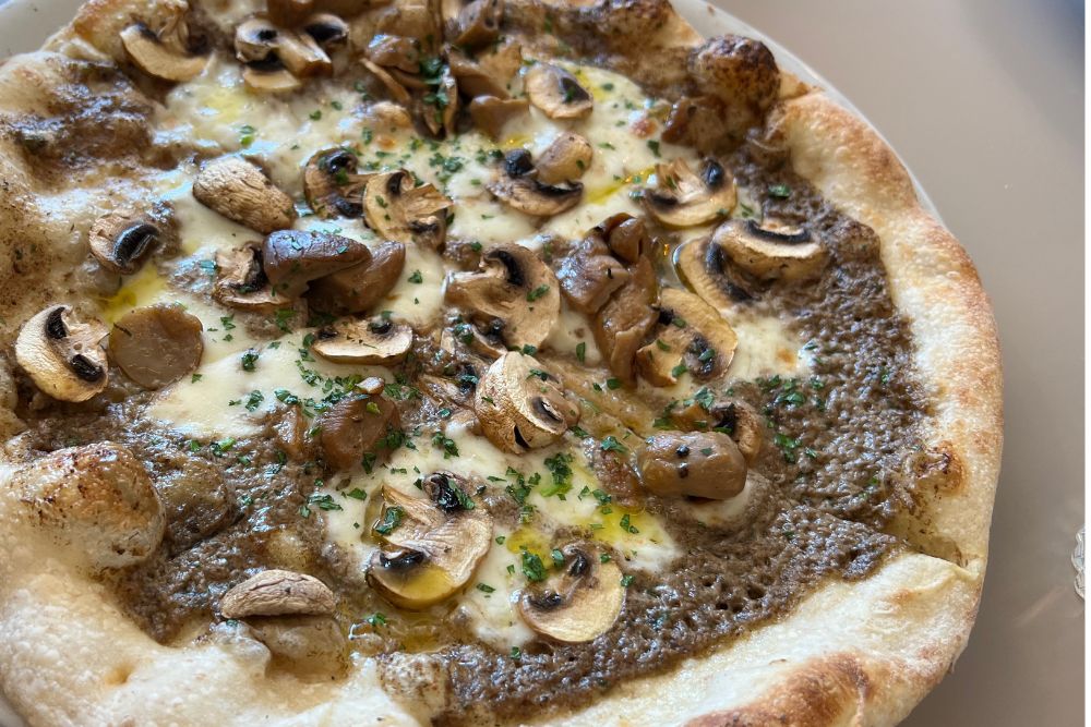 Grazia - Tartufo Pizza Close