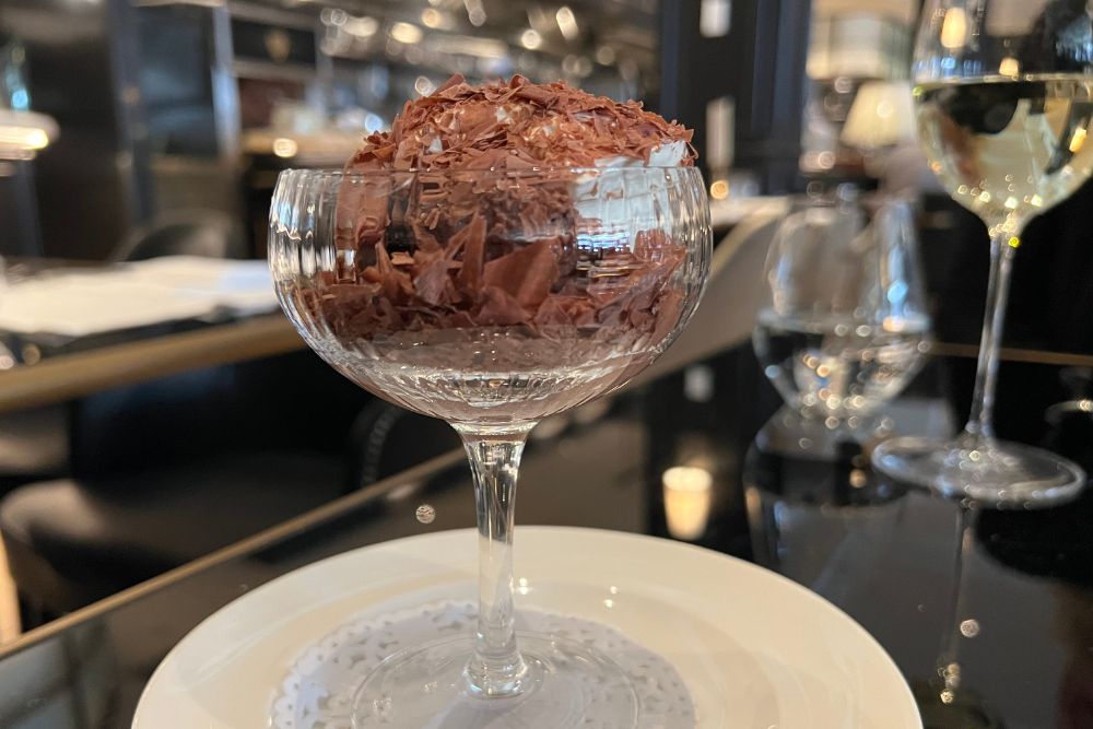 Maison Batard - Mousse & Wine Glass